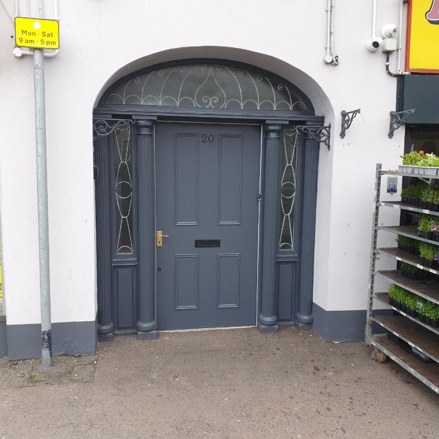 The Wee Stop Gap. Luxury 3 bedroom apartment. Ballymena Buitenkant foto
