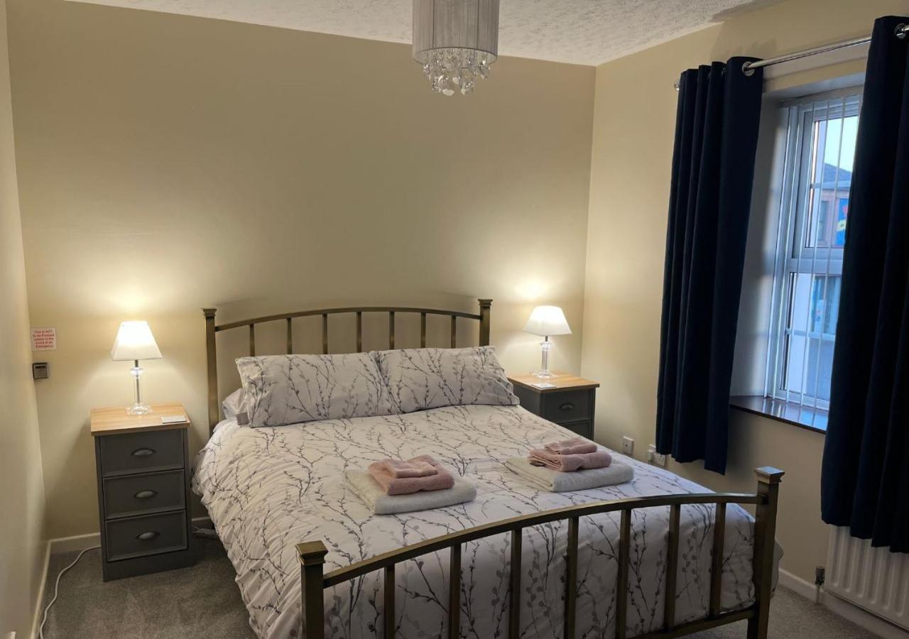 The Wee Stop Gap. Luxury 3 bedroom apartment. Ballymena Buitenkant foto