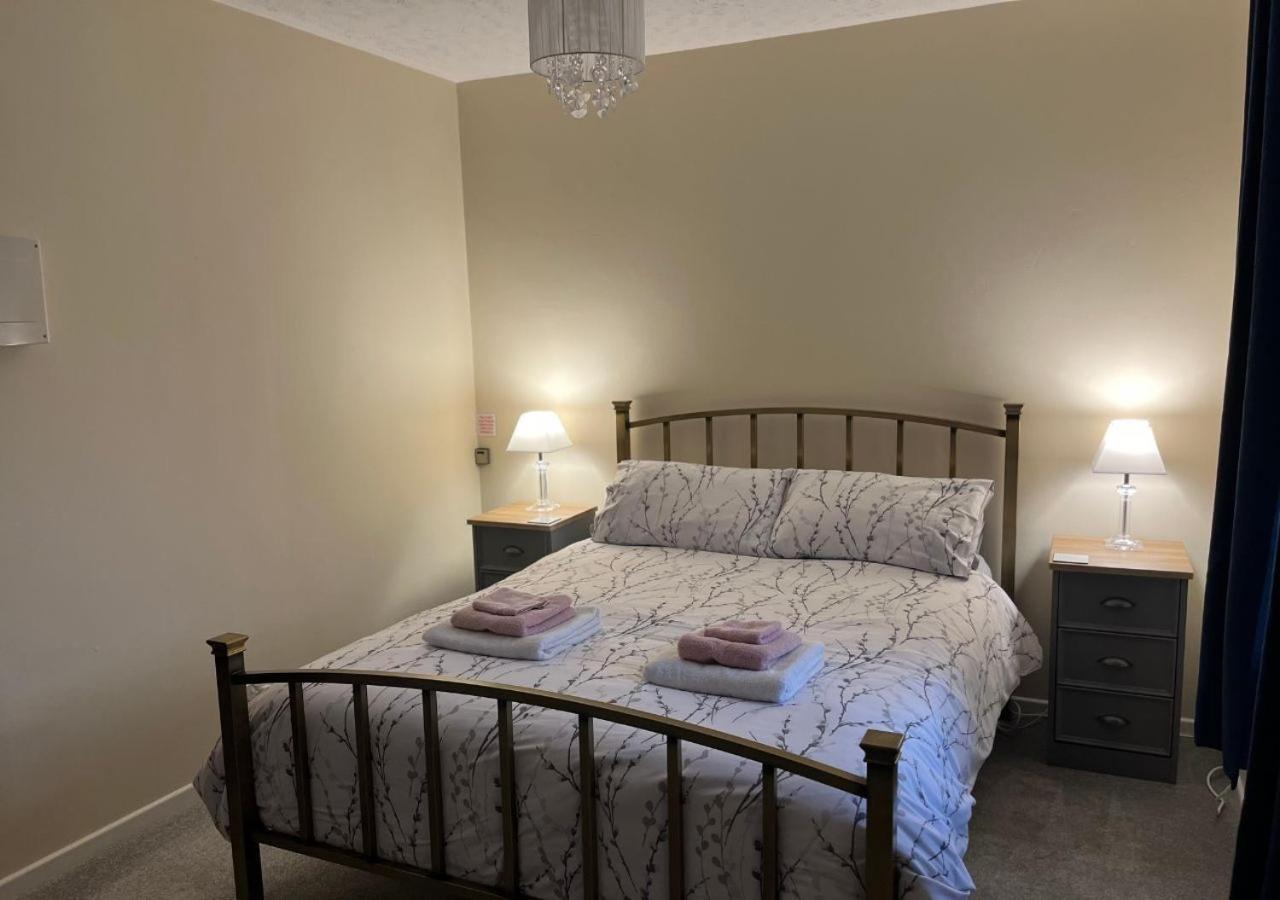 The Wee Stop Gap. Luxury 3 bedroom apartment. Ballymena Buitenkant foto