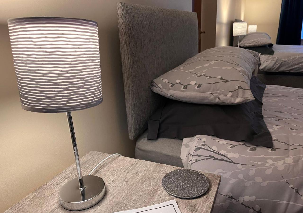 The Wee Stop Gap. Luxury 3 bedroom apartment. Ballymena Buitenkant foto