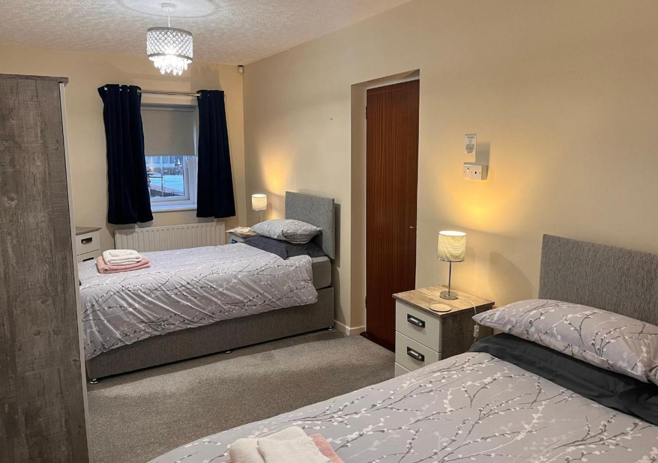 The Wee Stop Gap. Luxury 3 bedroom apartment. Ballymena Buitenkant foto